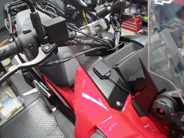ADV150専用フォグ : バイクの横輪 ADV150専用フォグ : バイクの横輪