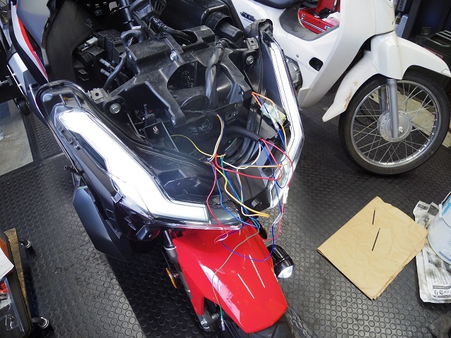ADV150専用フォグ : バイクの横輪 ADV150専用フォグ : バイクの横輪