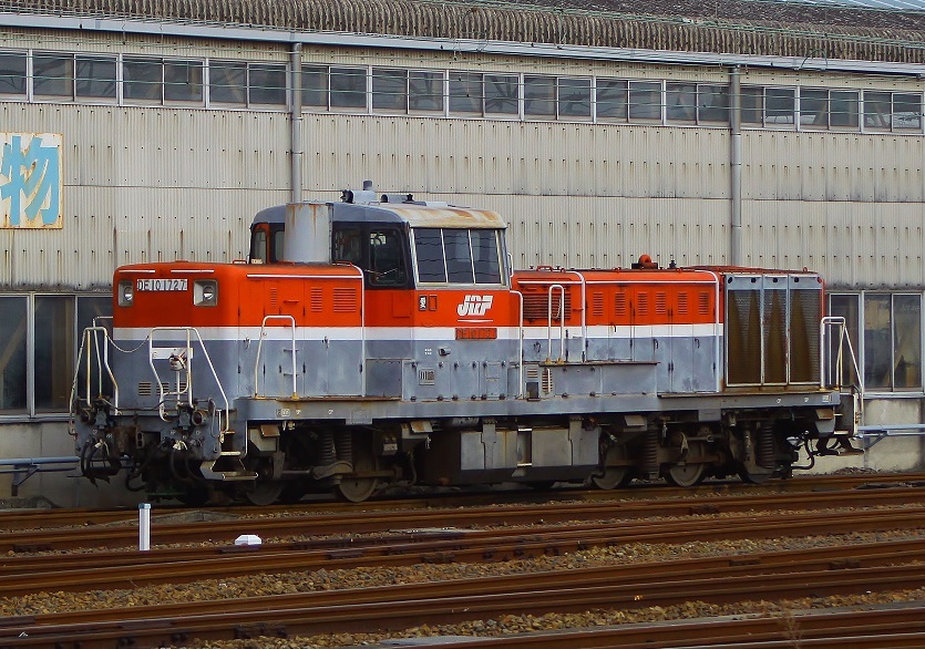 紀州路を駆けた機関車 DE10