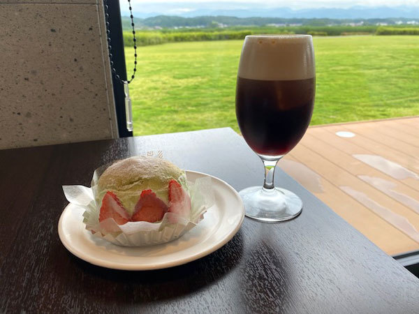 石川 小松市 Lago Bianco ラーゴ ビアンコ 抹茶と小豆のマリトッツォ ドラフトアイスコーヒー きわめればスカタン 石川 小松市 Lago Bianco ラーゴ ビアンコ 抹茶と小豆のマリトッツォ ドラフトアイスコーヒー きわめればスカタン