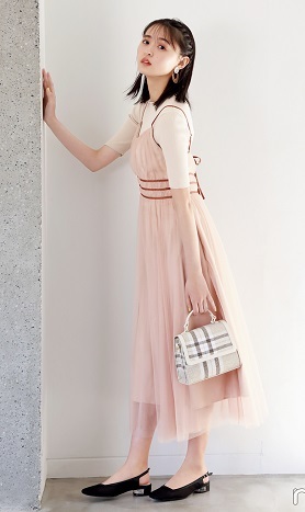 リリーブラウン チュールキャミワンピース 遠藤さくらさん着用のピンク色チュールワンピースが可愛すぎる