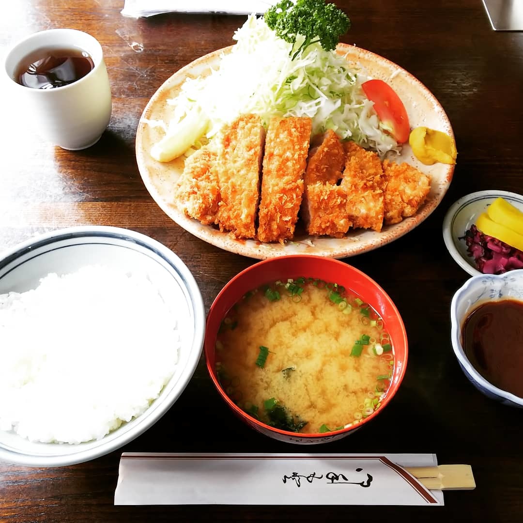 沼津市 とんかつ 花むら 上カツカレー 1100円など 白い羽 彡静岡県東部情報発信 Pipipi