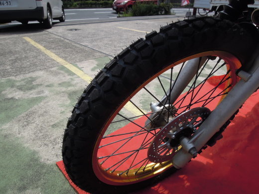セローの特選中古車?ですやん!_f0056935_12235878.jpg