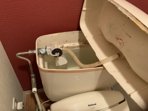 賃貸緊急工事 トイレ編_f0031037_17365076.jpeg