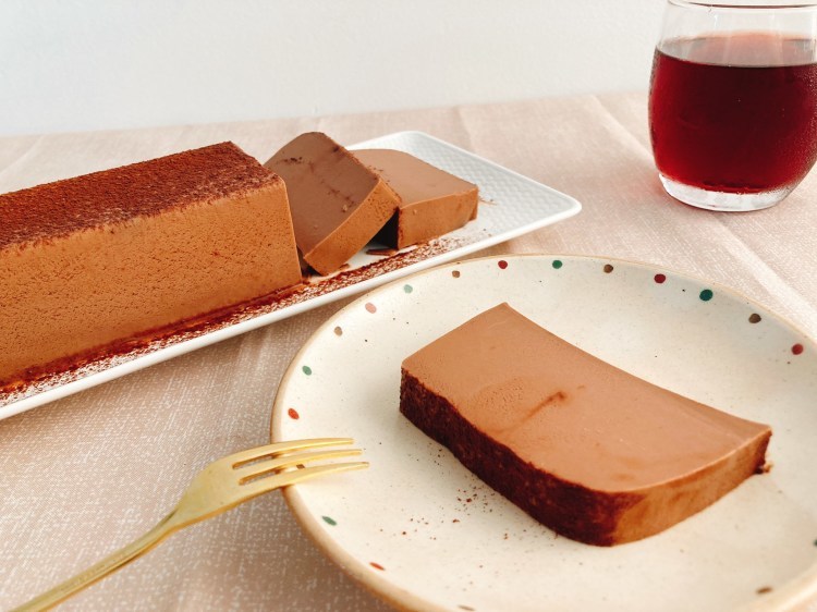 【ヘルシー】甘さ控えめであと引く美味しさ!なめらかキャロブムースケーキの作り方・レシピ【スイーツ】_c0405952_12065681.jpg