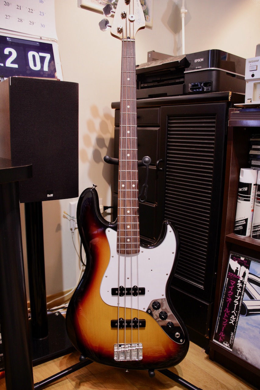 Fender Jazz Bass ピックガード交換物語（前編） : 秋葉博史のブログ