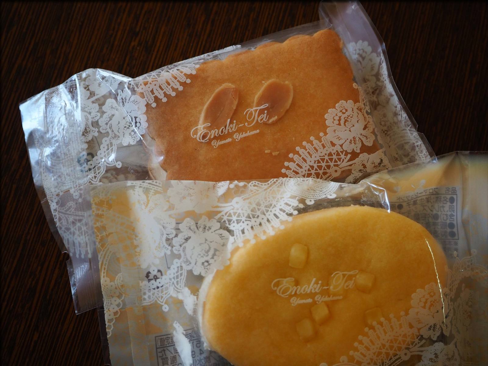 横浜山手・洋菓子のえの木ていのフロマージュサンド&マロンサンド_b0054329_09383412.jpg