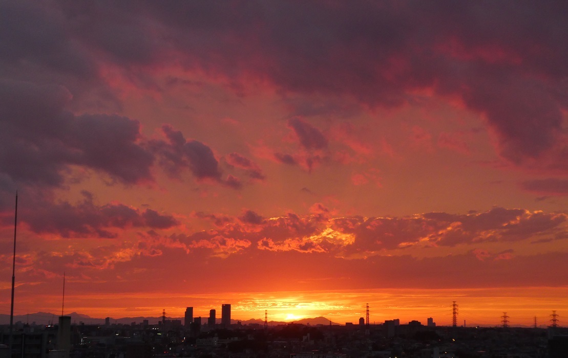 海辺の街から浅間山／夏至前夜_d0288144_23523210.jpg