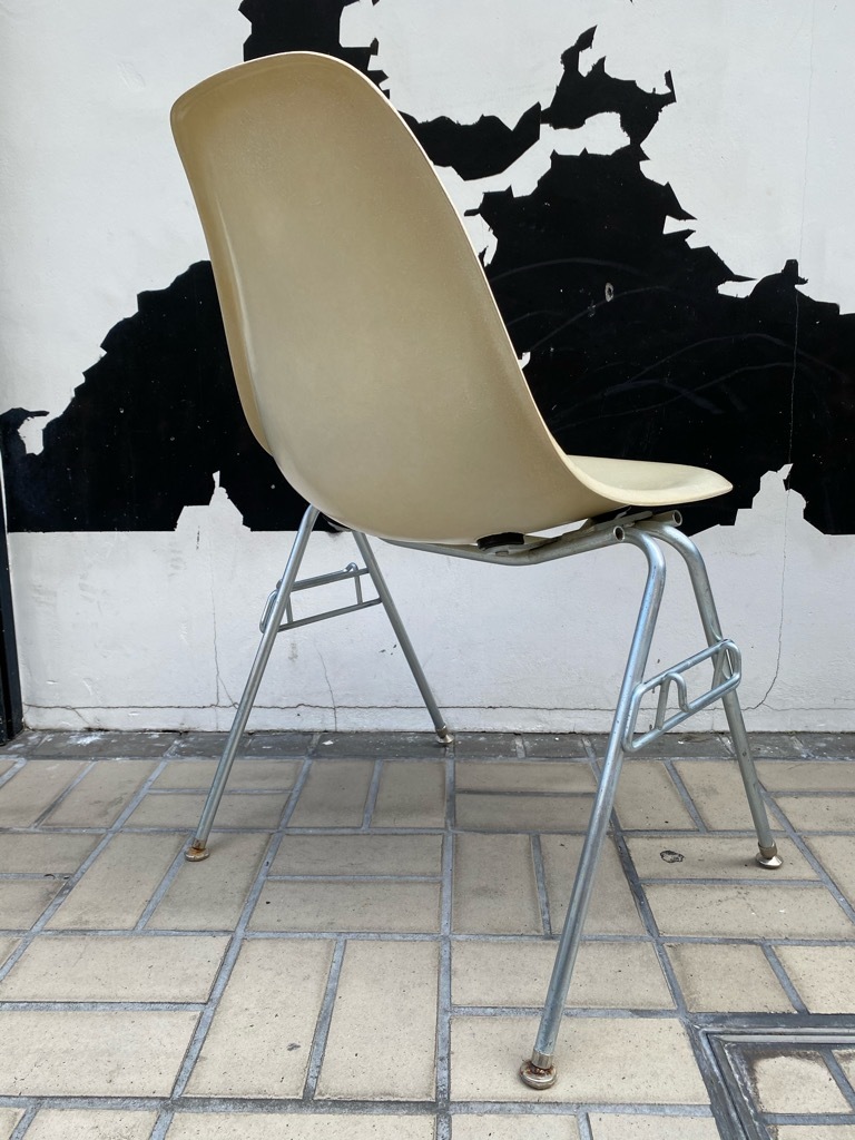 6月26日(土)マグネッツ大阪店ヴィンテージ家具入荷日!! #1 HermanMiller Eames編!! ArmShellChair,SideShellChair!!_c0078587_17155124.jpg