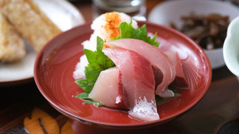 ぶりのお造りを「辛味大根おろし」で食べる！_d0377645_23580269.jpg