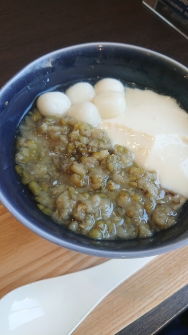 初 豆花 トウファ とブルーベリー お菓子な 日記