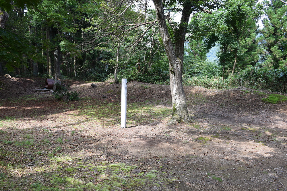 賤ヶ岳の戦いの柴田勝家の本陣・玄蕃尾城。 その4 <搦手郭・北馬出郭>_e0158128_20530721.jpg