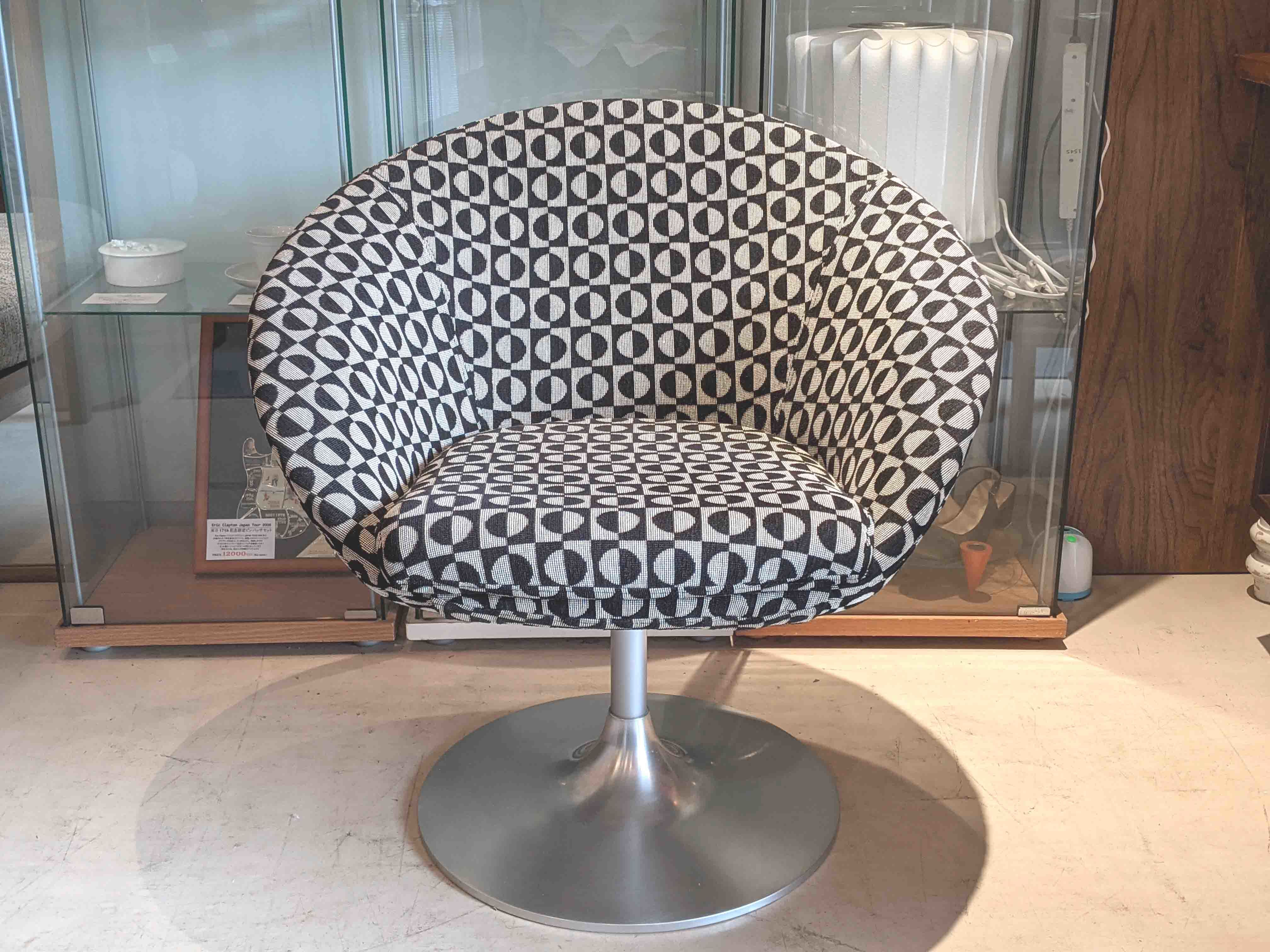 Mid-Century Modrn Swivel Chair/ミッドセンチュリーモダン スイベルチェアが入荷しました【目黒区・渋谷区・ラウンジチェア・出張買取】_b0359508_16284594.jpg