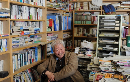 東京堂書店の1階で本を探していた立花隆 - 劣化する前の日本の記憶_c0315619_14565737.png