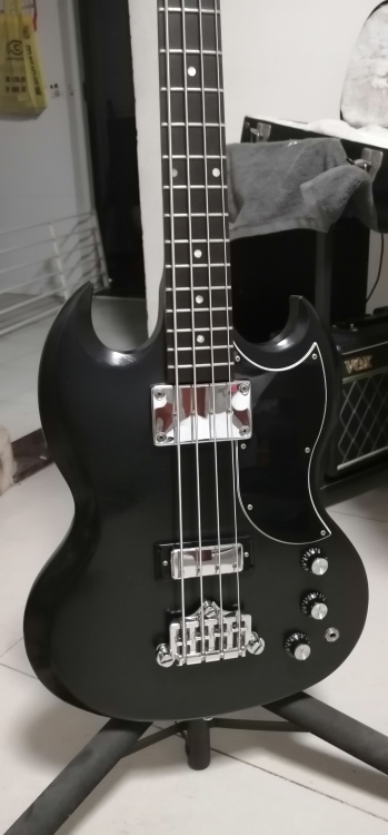 Gibson SG Bassを中古で購入しました。 : とある広東省深センより