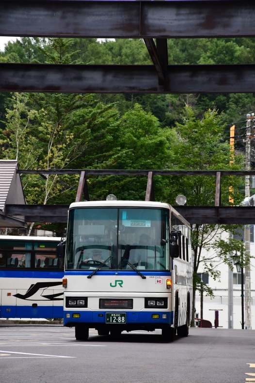 JRバス関東 H658-01415 : 饂飩と蕎麦
