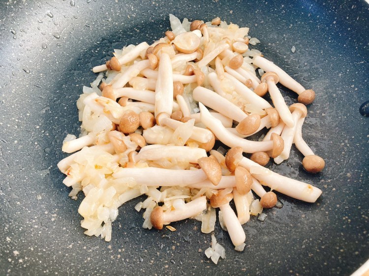 【雑穀料理】とろとろ濃厚でまろやかな味わい!もち麦クリームリゾットの作り方・レシピ【もち麦】_c0405952_02240415.jpg