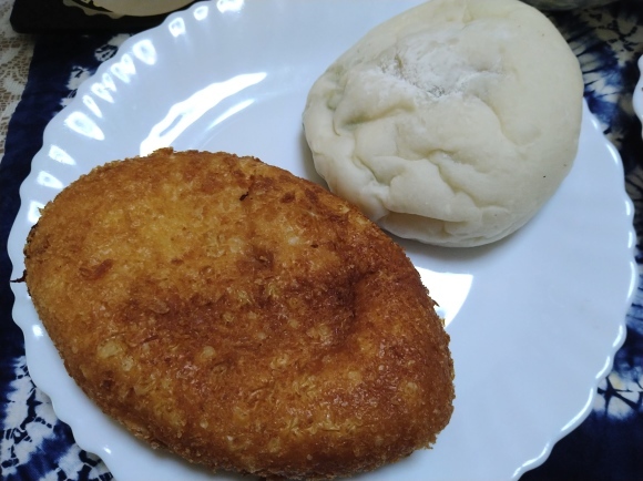 6/27 アサヒスーパードライ工場できたてのうまさ実感パック、麒麟特製ドライサワー、カレーパン、アスパラとマッシュルームのピンチョス@自宅_b0042308_23103050.jpg