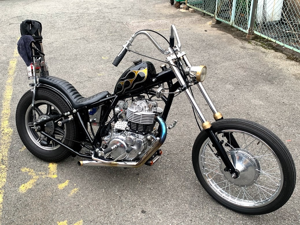 SR400 21インチ リアホイール やって来る SR400 21インチ リアホイール やって来る