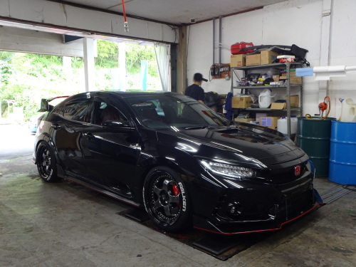 Fk8シビックタイプrのタイヤ交換 Macchinaの公式ブログ Fk8シビックタイプrのタイヤ交換 Macchinaの公式ブログ