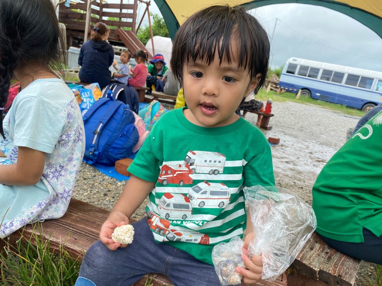 青空ようちえん〔週末〕海辺あそび!(6/27)雨が降る日はその時にしかできない海辺遊びを楽しもう!雲の合間をみて海に出発だ!_d0363878_20045619.jpeg
