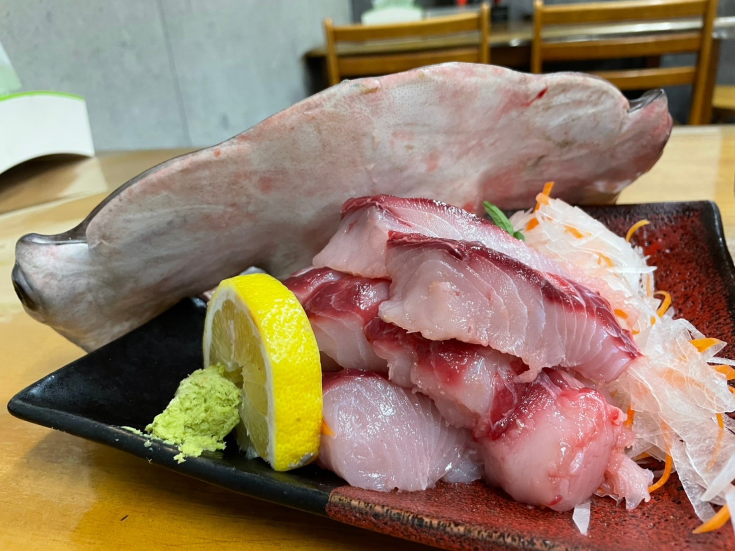 おはよう堂 シュモクザメ刺身 裏luz
