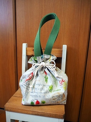 プレゼント用にサコッシュと巾着!_f0129726_20130056.jpg