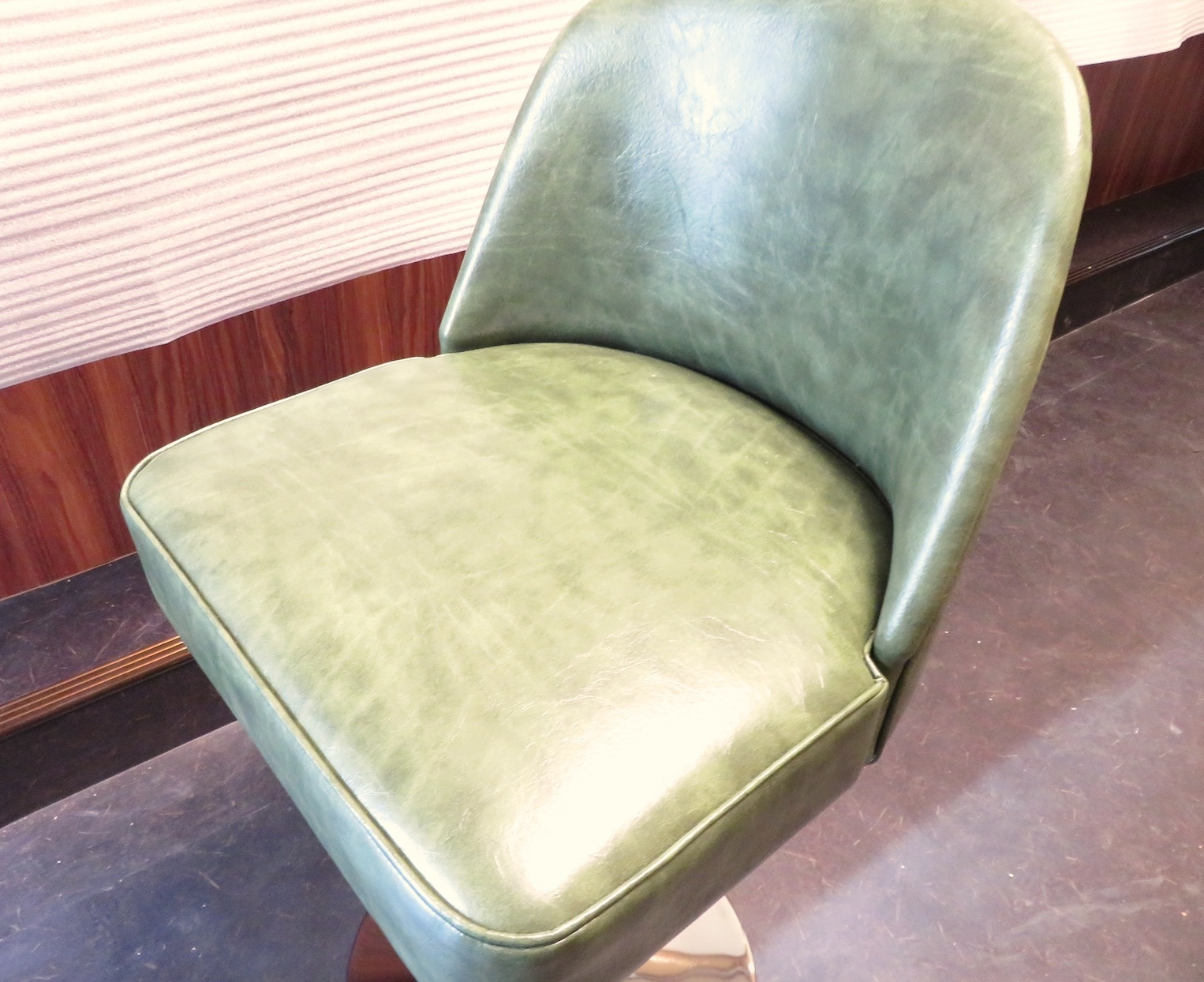 『テーブルリメイク』と『スツール製作』と『椅子張り替え』を承りました by interior styling of bright_c0157866_21125172.jpg