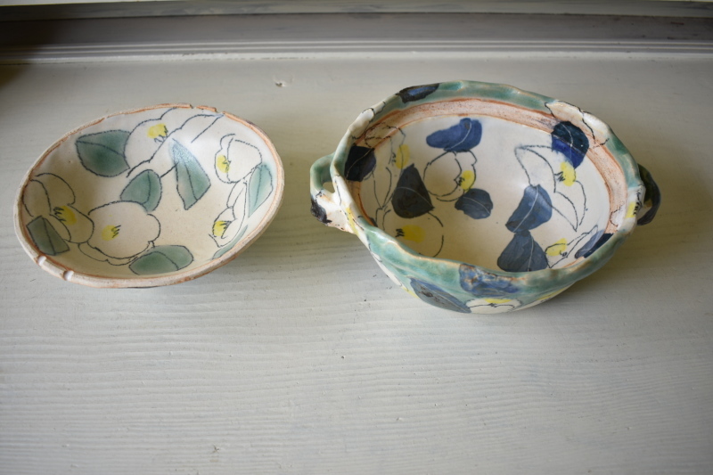 織部椿柄の土鍋〜伊集院真理子さん : 器ギャラリー あ・でゅまん