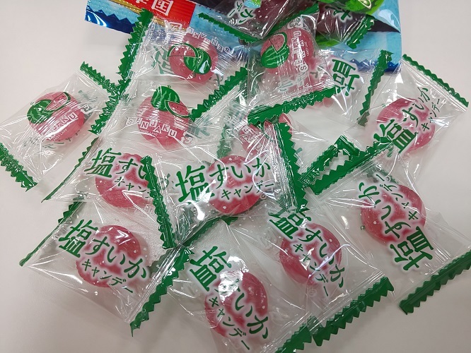 202円 品質満点 塩スイカ飴 50個入り 塩飴 すいかキャンディ