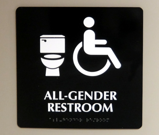 「オール・ジェンダー・レストルーム」(All Gender Restroom、すべての性のお手洗い)_b0007805_04554643.jpg