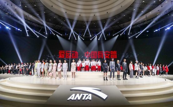 中国のスポーツウェアブランドantaがハイテクオリンピックをリリース中国チームの表彰台のユニフォーム Jcn Newswire