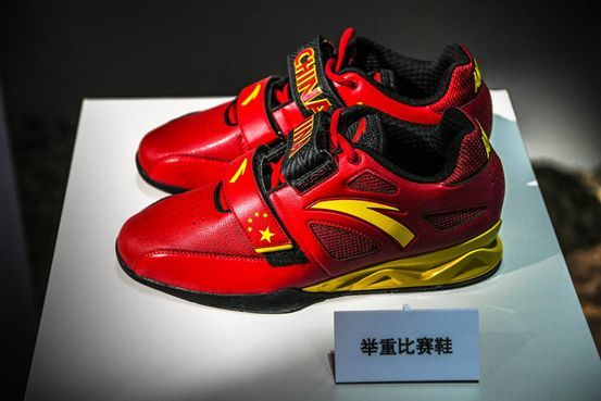 中国のスポーツウェアブランドantaがハイテクオリンピックをリリース中国チームの表彰台のユニフォーム Jcn Newswire