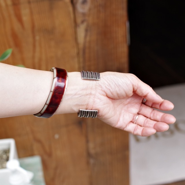 スターリング　バングル　ナバホ族バングル　シルバー　ツイストバングル Vintage Navajo Twisted Wire Bangle with Stamp Work / ナバホ