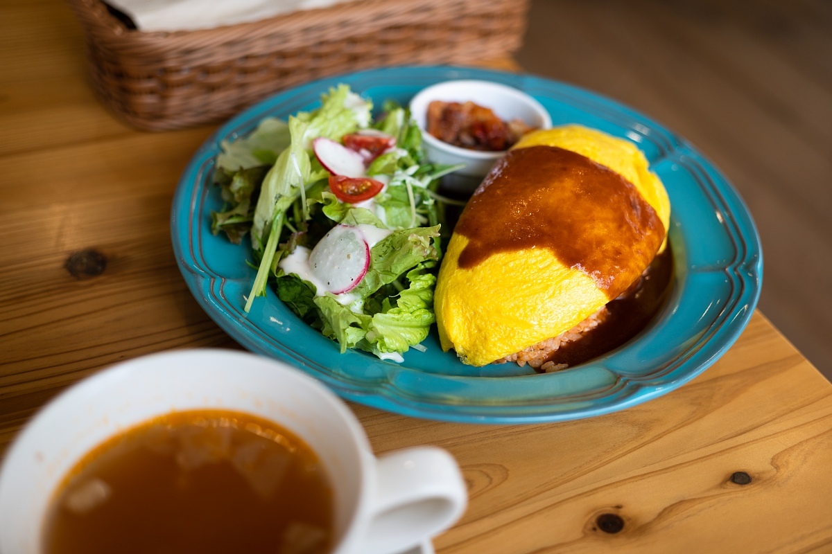 緑とロールケーキのカフェ_d0353489_00005737.jpg