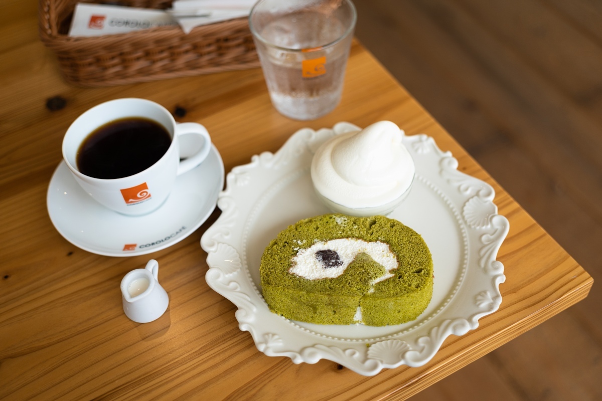 緑とロールケーキのカフェ_d0353489_00011761.jpg