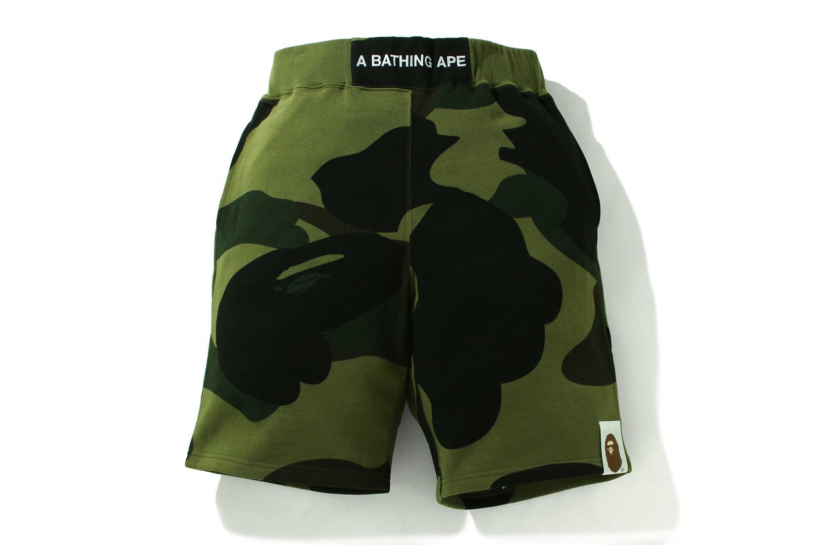 GIANT 1ST CAMO WIDE FIT SWEAT SHORTS_a0174495_16105901.jpg