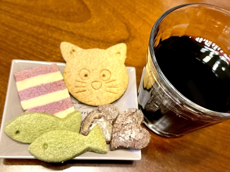 仕事終わってオヤツ★にゃんこクッキー♪_c0212604_16065258.jpeg