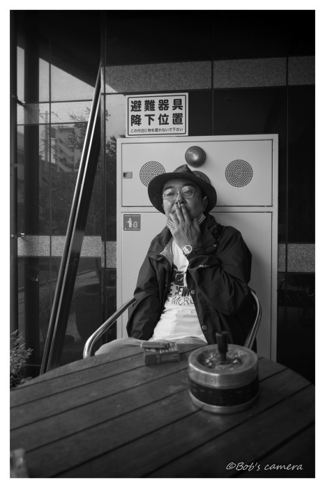 Camera Smoking 今日も元気だタバコがうまい No 8 Bobのcamera