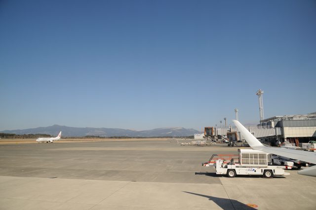 熊本空港から阿蘇山を超えて伊丹空港へ_c0081462_22345514.jpg