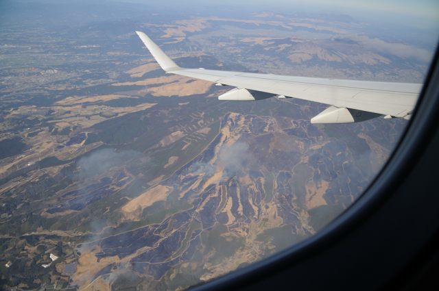 熊本空港から阿蘇山を超えて伊丹空港へ_c0081462_22350241.jpg