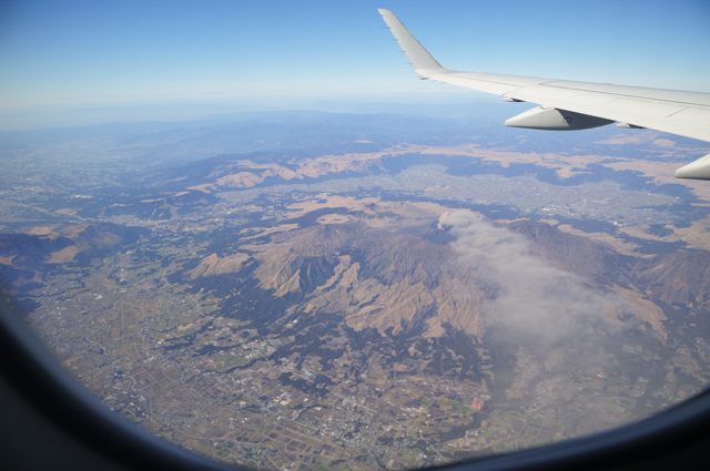 熊本空港から阿蘇山を超えて伊丹空港へ_c0081462_22351059.jpg