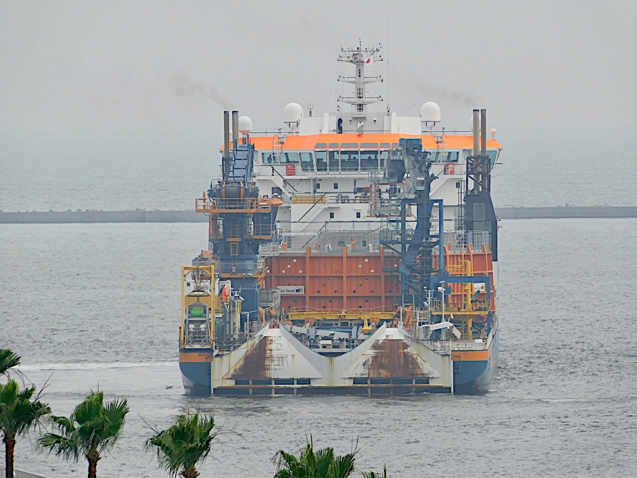 小暑!、 ケーブル敷設船「NEXUS」 神戸寄港 : みなと神戸