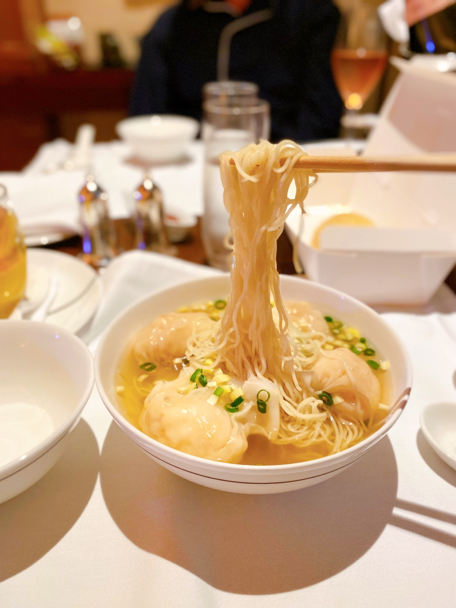 ヘイフンテラスの香港海老雲呑麺を ルームサービスで頂きました あれも食べたい これも食べたい ex ヘイフンテラスの香港海老雲呑麺を ルームサービスで頂きました あれも食べたい これも食べたい ex