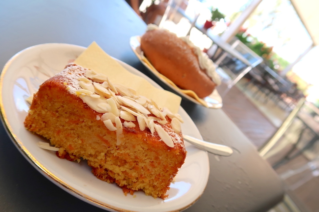 マリトッツォ・キャロットケーキで朝食を、おいしくゆったりフォリンニョの店_f0234936_05280633.jpg
