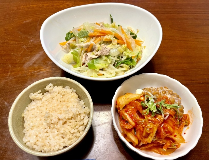 今日は在宅ランチ ★野菜炒め&キムチ納豆とうふ_c0212604_12304779.jpeg