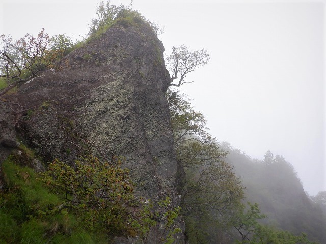 上信越　迷路のような天狗の露地から浅間山群の秘峰 剣ヶ峰へ　　　　　Mount Kengamine in Jōshin\'etsu-kōgen National Park_f0308721_15135472.jpg