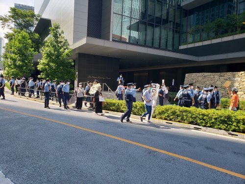 【報告】#バッハ帰れ 五輪は中止!7.10ホテルオークラ前抗議スタンディング_a0336146_21164476.jpg