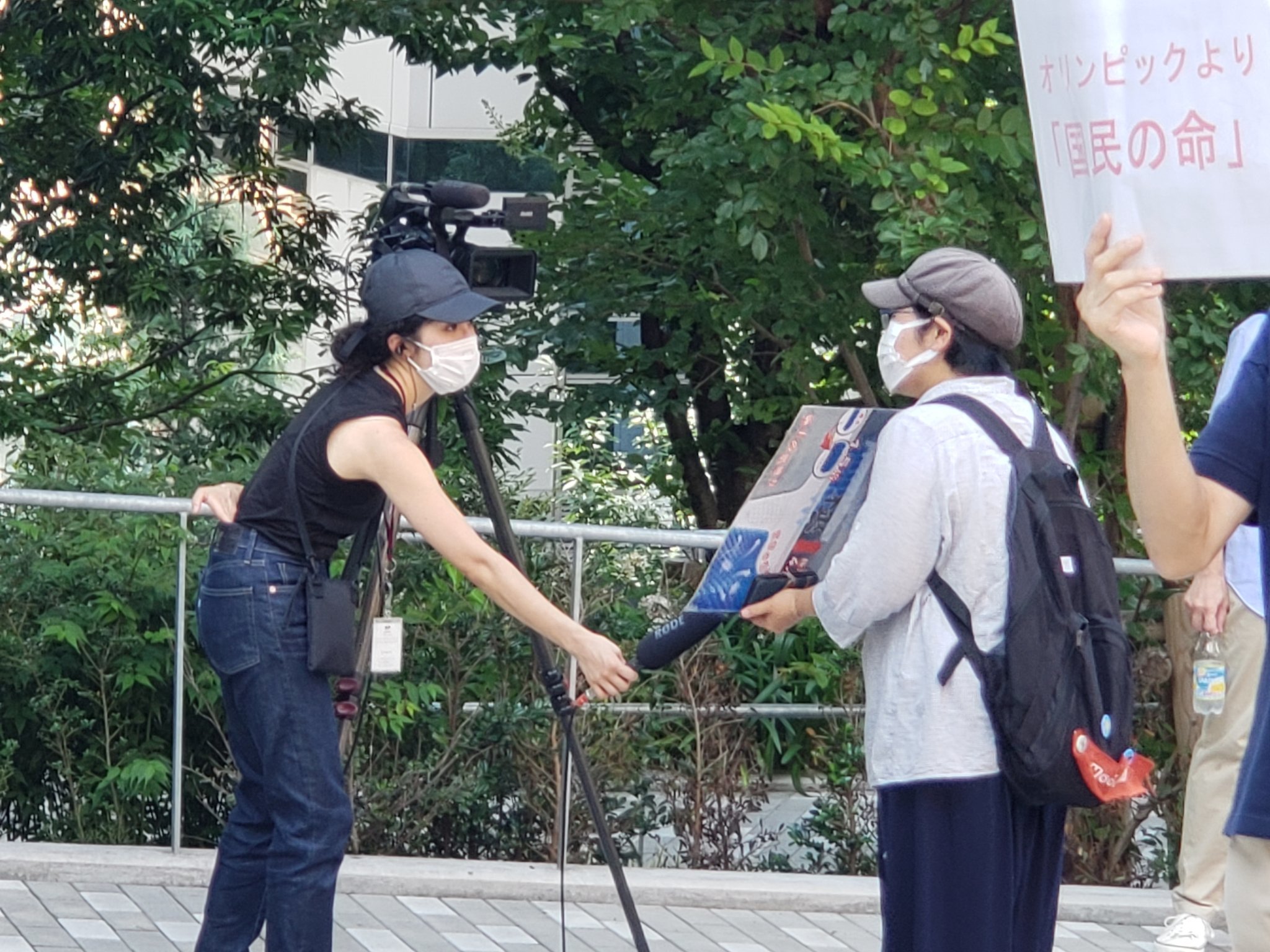 【報告】#バッハ帰れ 五輪は中止!7.10ホテルオークラ前抗議スタンディング_a0336146_21213233.jpg
