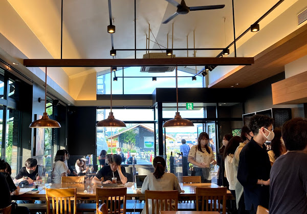 スターバックス コーヒー カインズモール彦根店 眺めがいいっぽいスタバ 彦根市馬場２丁目１ １ 楽浪の近江 さざなみのおうみ